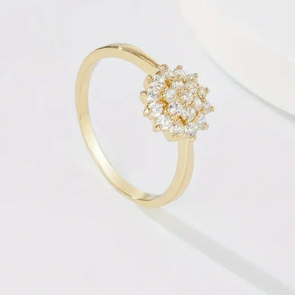 🆕 Golden flower ring 💛 - Picture 3 of 7